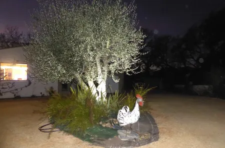 Beautiful villa with swimming pool close to the sea in a quiet location