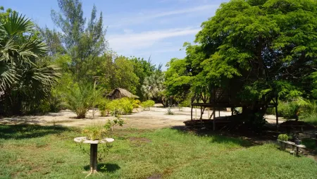 QUIET VILLA CLOSE TO THE SEA Отели рядом с достопримечательностью «Морондава Бич»