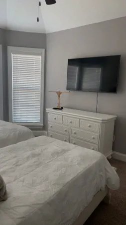 Masters rental Luxury Charming 4-bedroom farmhouse with WiFi, AC Grovetown