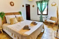 LAUNCH PROMO!  Detached house 12km from Avignon in a small village