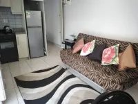 Exotic cool Bluebird Guest apartment- 5 min to beach