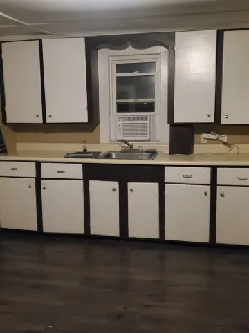 Charming 3-bedroom apartment with WiFi, AC in pleasant Waterville