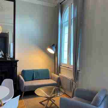 Charming Haussmann apartment in a beautiful town house Others