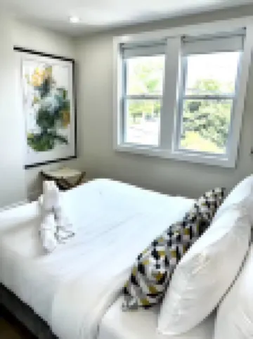 Luxury 3-Bedroom Apartment – Near NYC + NYC Views Nearby Hotels in Edgewater