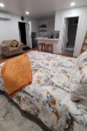 Charming Studio In Downtown Paso Robles Walking Distance To Everything.