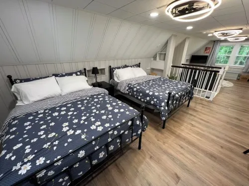 Charming 2-bedroom cottage just off i71 near Kings Island and Lebanon Hotel a Turtlecreek Township