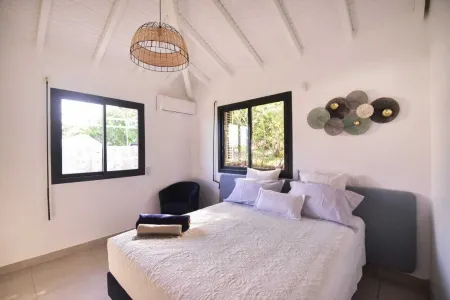 Beachfront villa Cap Est Le François