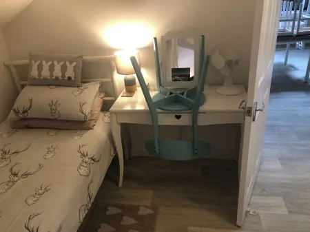 Historic clifftop house with stunning lighthouse views, large rooms, sleeps 6-8*