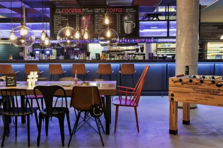 Moxy Belfast City Отели рядом с достопримечательностью «Кафедральный собор Сейнт Питер»