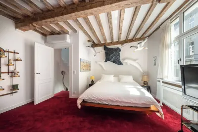 The Art Collector's House 2BR with peaceful patio. Hotels in Theaterbuurt