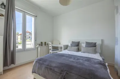 Grande Maison Avec Terrain DE Petanque 3 Chambres Proche Paris Hotels near Maisons-Alfort - Les Juilliottes