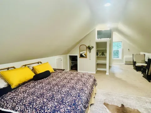 Cozy studio cabin in Arnold California with WiFi, AC