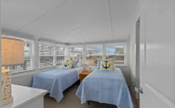 Normandy Beach Getaway! Spacious 2-Family Home. Perfect for Families & Friends