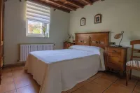 Casa de alquiler  íntegro  en un entorno rural con acceso  a un río Hotels in Bergantinos