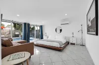 Cozy Miami Private Pool House W/ Arcade Games, BBQ