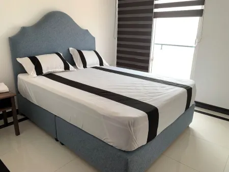 Family and Divers friendly luxury apartment. Beach & resort style restaurants