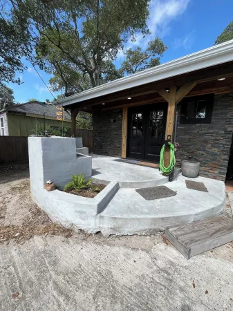 Pool, Pier & Cozy Coastal Vibes