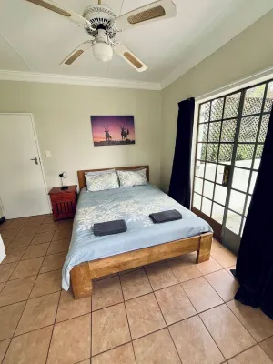 Entire Cape-Dutch house on boutique horse farm. Pet-friendly! Digital Nomads! Bronkhorstspruit 호텔