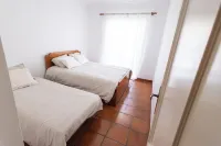 Casa de Férias Familiar em Frente à Praia de Almograve Hotel a Longueira / Almograve