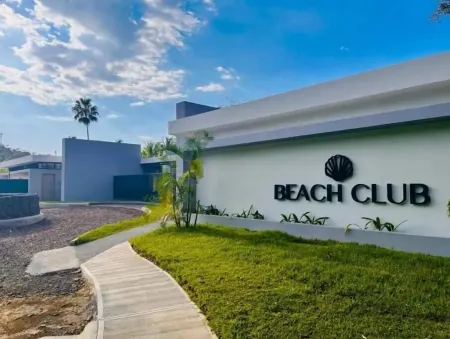 Families&Couples Deluxe Ocean-View Apt 2min walk Mantas Beach 1.5hr from SanJose