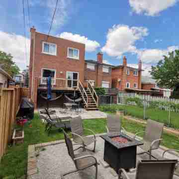 Bright and charming home with gorgeous backyard Hotel Exterior