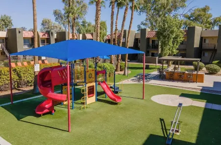 2Br - Gym - Pool - Great for Mid/Long Stays