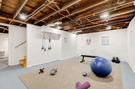 Clean & comfy 3 bdrm/2 bath home; perfect location