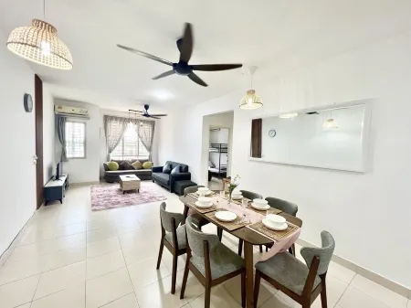 O3 1-12Pax Cozy Home Setia Alam SCCC TV&WiFi Pool Отели рядом с достопримечательностью «UITM Puncak Perdana»