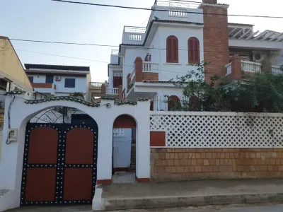 VILLA DE RÊVE 50 m FROM THE BEACH Hotels in 