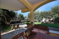 Villa Carini Holiday House by the Sea and Jacuzzi pool