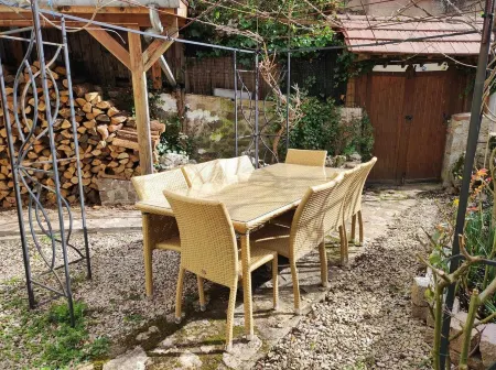 Les 3 Terrasses Maison aux Portes du Morvan Avec SPA au Pied de la Vieille Ville Отели в г. Аваллон