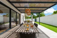 Superb new villa with air conditioning and saltwater pool