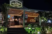 2 Bedroom Penthouse - with Rooftop Picuzzi.3 min to the beach!!