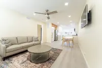 Luxury Living Redefined with a Charming 2-bedroom apartment in Downey