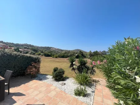 Cargèse, Mini Villa sea view, swimming pool Отели в г. Каржез