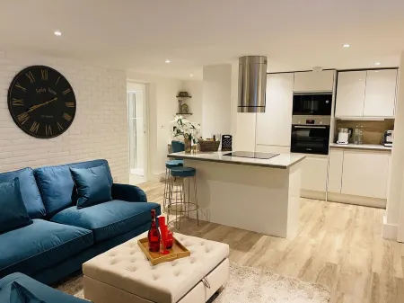 Escape London in London - 2 bed luxury apartment in lovely Wanstead Отели рядом с достопримечательностью «South Woodford»