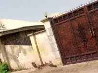 Charming 2-bedroom house with WiFi, AC, Parking in serene Ota winners chapel โรงแรมใน