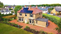 Red Roofs | 5BR Luxury | Near Edinburgh | EV Point Hotels in 