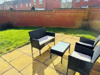 3BDR Detached Spacious House in Ashford-with free parking