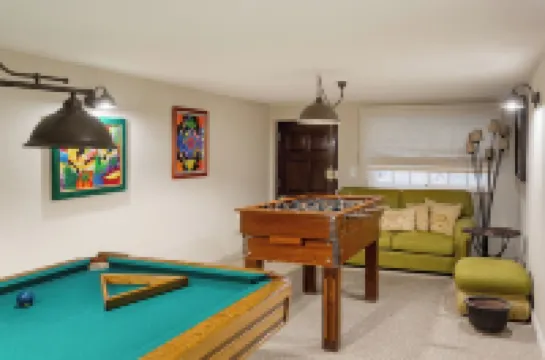 LUX Sesimbra Villa w/Breakfast • Pool •Tennis • BBQ • Lavish Gardens