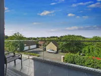 Oakwood House - 4-Star