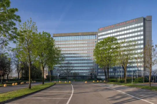 Crowne Plaza MILAN - LINATE by IHG Отели рядом со станцией Milano Rogoredo