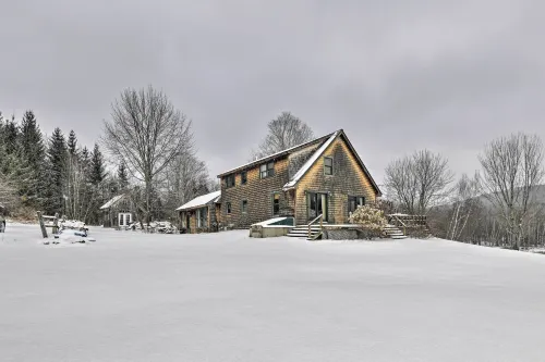 Upscale Montgomery Cabin, Near Jay Peak Resort! - parking