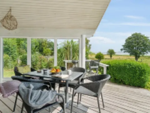 "Brunman" - 10m to the Fjord