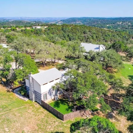 Luxury 23-AC Ranch Hot Tub and Hill Country Views!