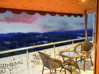 Le Karaj Meadows - Mountain View
