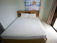 Chaiwat Resort - Beach