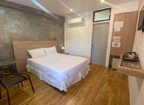 โรงแรมกอล์ฟ 19