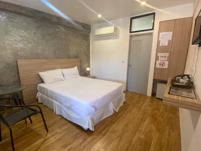 Hotel Golf 19 Hotel dekat Wat Sawang Wong (Wat Khana Kit)