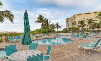 Top-Floor Sunset Vistas Condo Ocean-View Balcony!